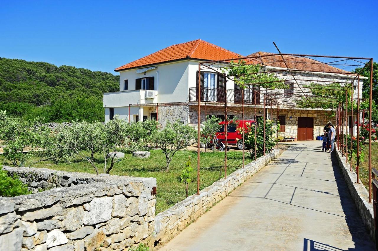 Apartments With A Parking Space Gornje Selo, Solta - 15545 Grohote Kültér fotó